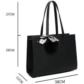 Sac fourre-tout avec pompon en fourrure 