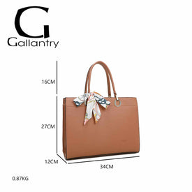 Sac à main avec décoration d'écharpe 